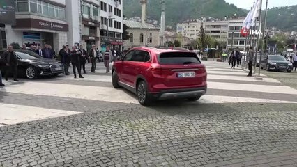 Bakan Özer, Türkiye'nin yerli otomobili Togg'u Ordulular ile buluşturdu