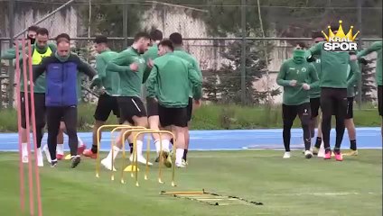 Giresunspor, FIFA'ya başvuran oyuncularla ilgili sorununu çözmeye çalışıyor