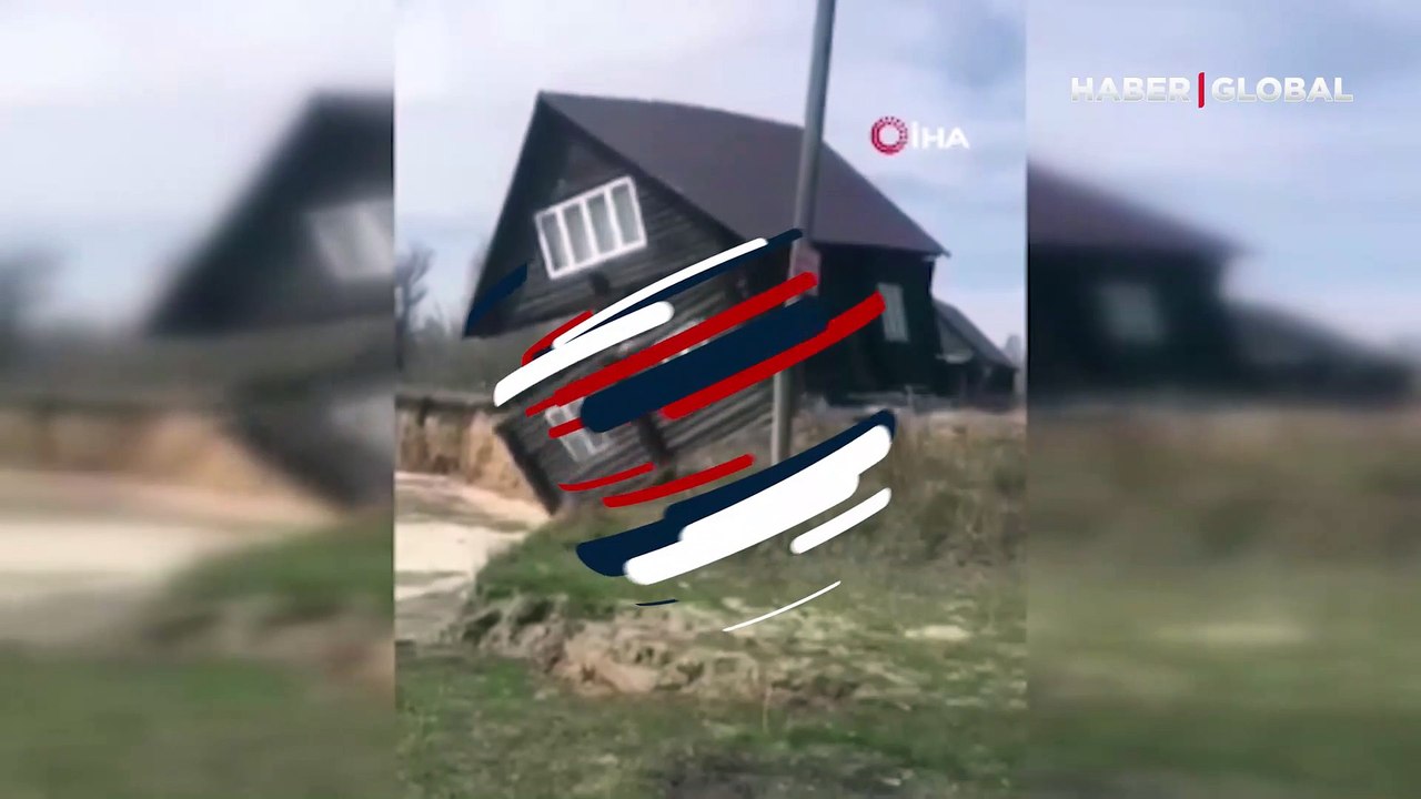 Uyarılara aldırış etmedi, nehir taşınca evi böyle yıkıldı