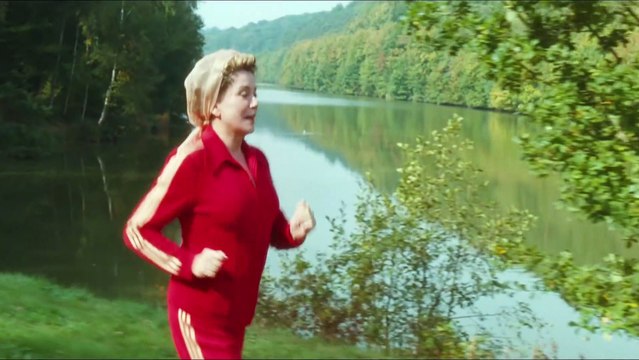 Potiche de François Ozon avec Catherine Deneuve et Fabrice Lucchini - Bande-annonce