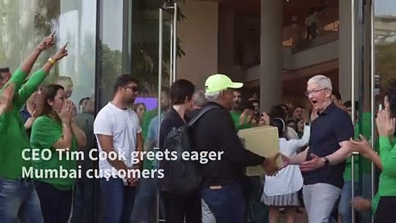 Apple opens first India store in market push