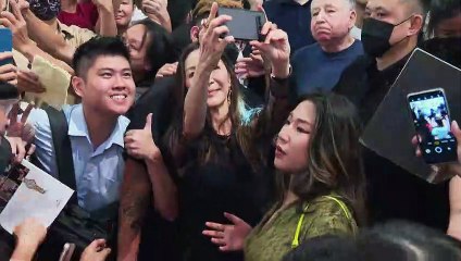 Oscarizada Michelle Yeoh insta a mujeres a no dejarse "encasillar"