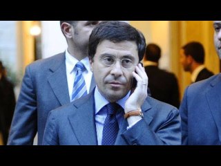 Bocchino zittisce la Gribaudo Faccia feroce   , gelo dalla Gruber