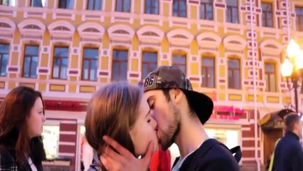 ПРИКОЛЫ 2015  Поцелуй с незнакомками в засос 21 ♥ Страстный поцелуй   ♥ KISSING PRANK 2015 # 372