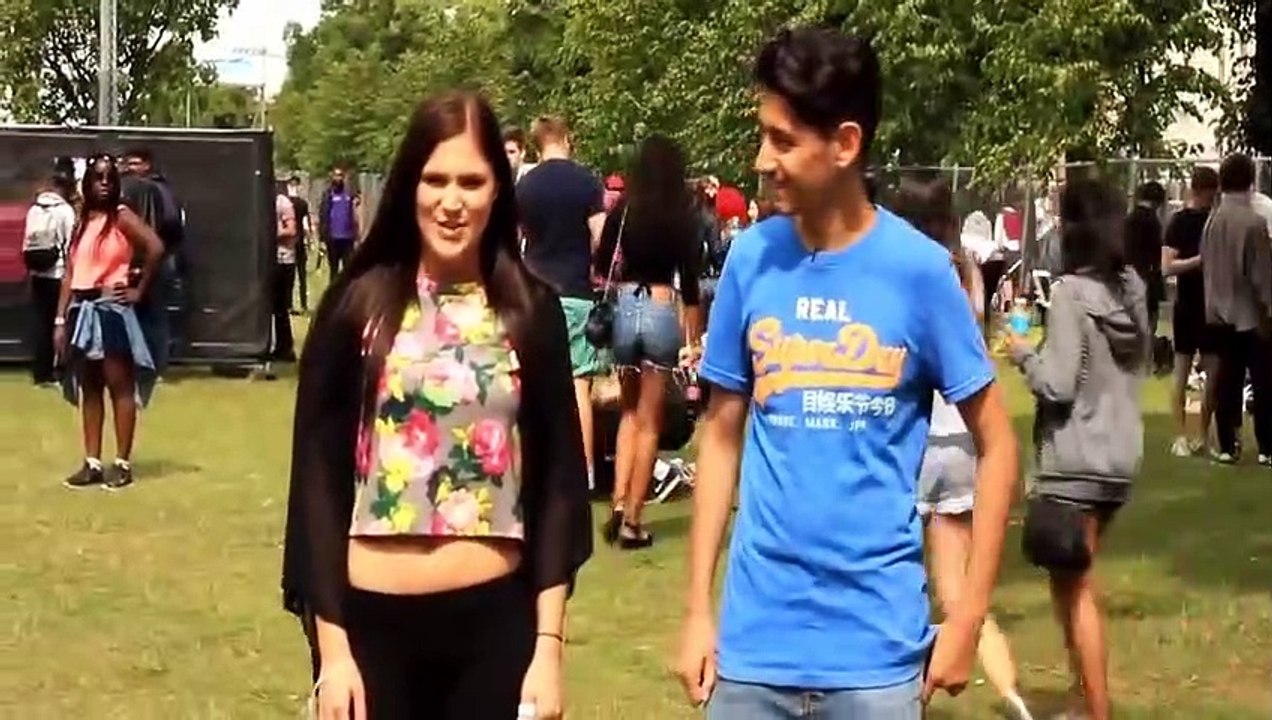 ПРИКОЛЫ 2015  Поцелуй с незнакомками в засос 52 ♥ Страстный поцелуй ♥ KISSING PRANK 2015 # 429 (2)