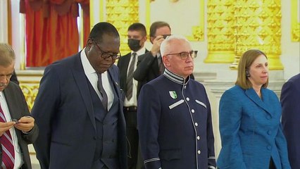 Rússia convoca embaixadora dos EUA e adverte que reprimirá qualquer 'atividade subversiva'