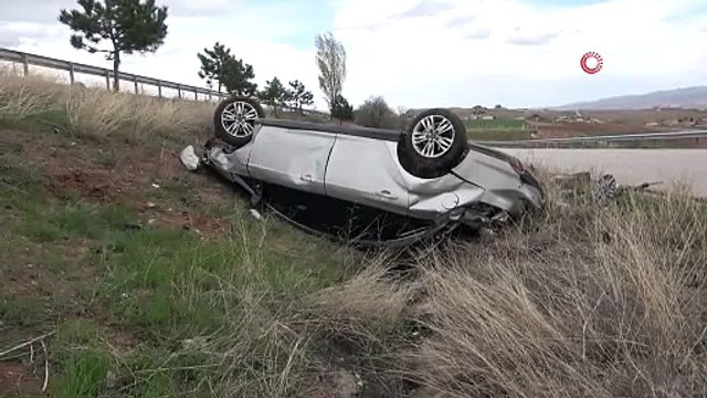 Şerit ihlali yaptı, otomobile çarpıp metrelerce takla attı!