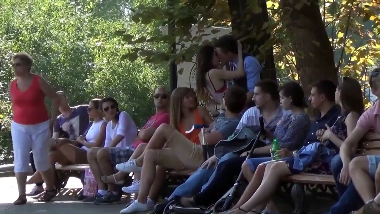 _ KISSING IN PUBLIC _ Prank ๏ Поцелуи на Публике ๏ Irina TW Пранк