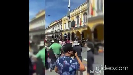 PADRES PROTESTARÓN EN ALCALDIA DE COCHABAMBA