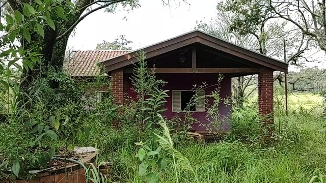 CASA ABANDONADA, DEIXARAM COISAS PRA TRÁS