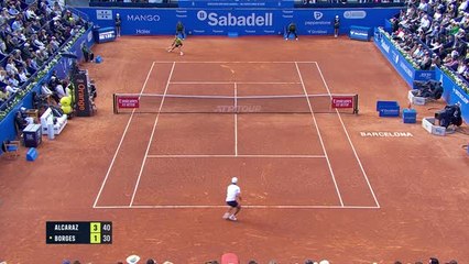 Alcaraz beat Borges to begin Barcelona Open defence