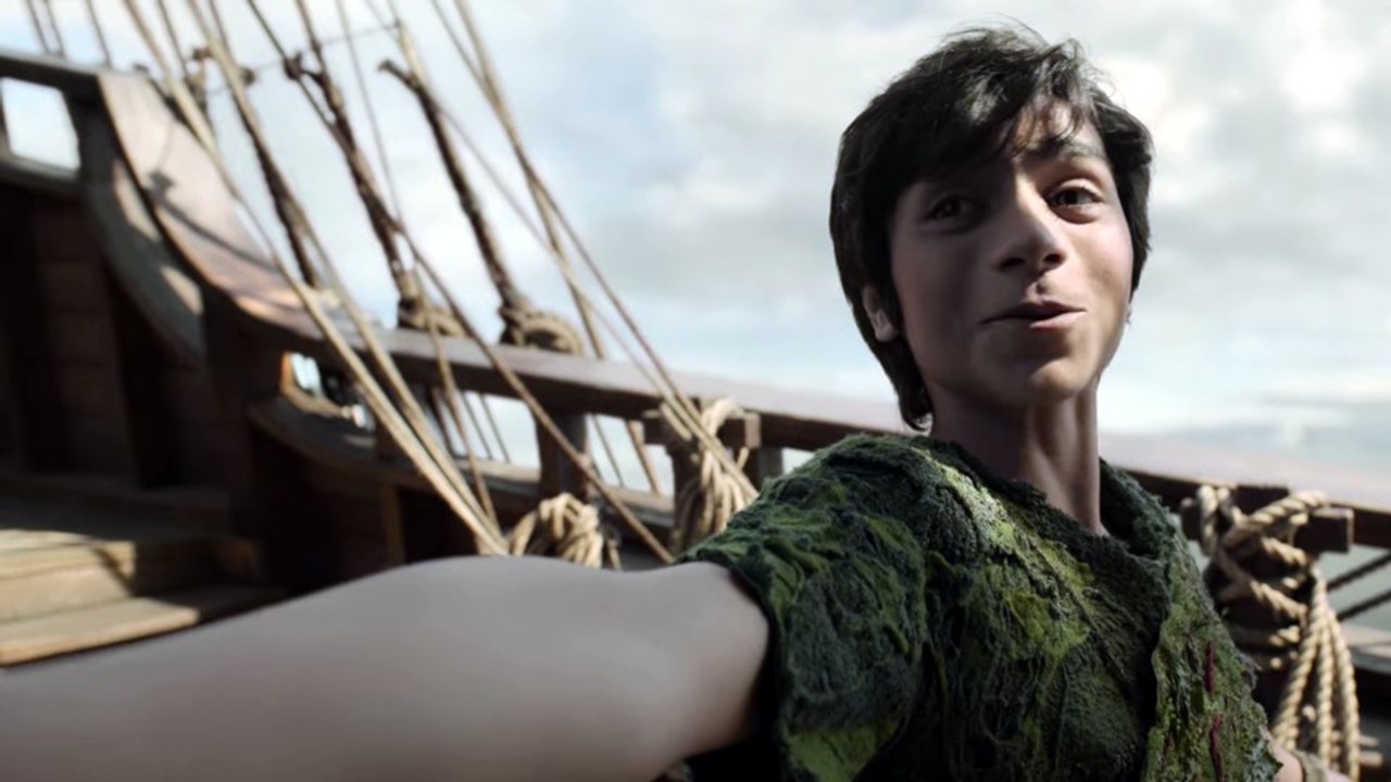 Peter Pan & Wendy: Im neuen Trailer ist mit Piratenkapitän Hook nicht zu spaßen