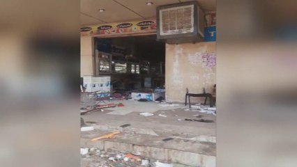 أعمال نهب وسرقة في بعض المحال التجارية بـ #الخرطوم  #السودان  #العربية