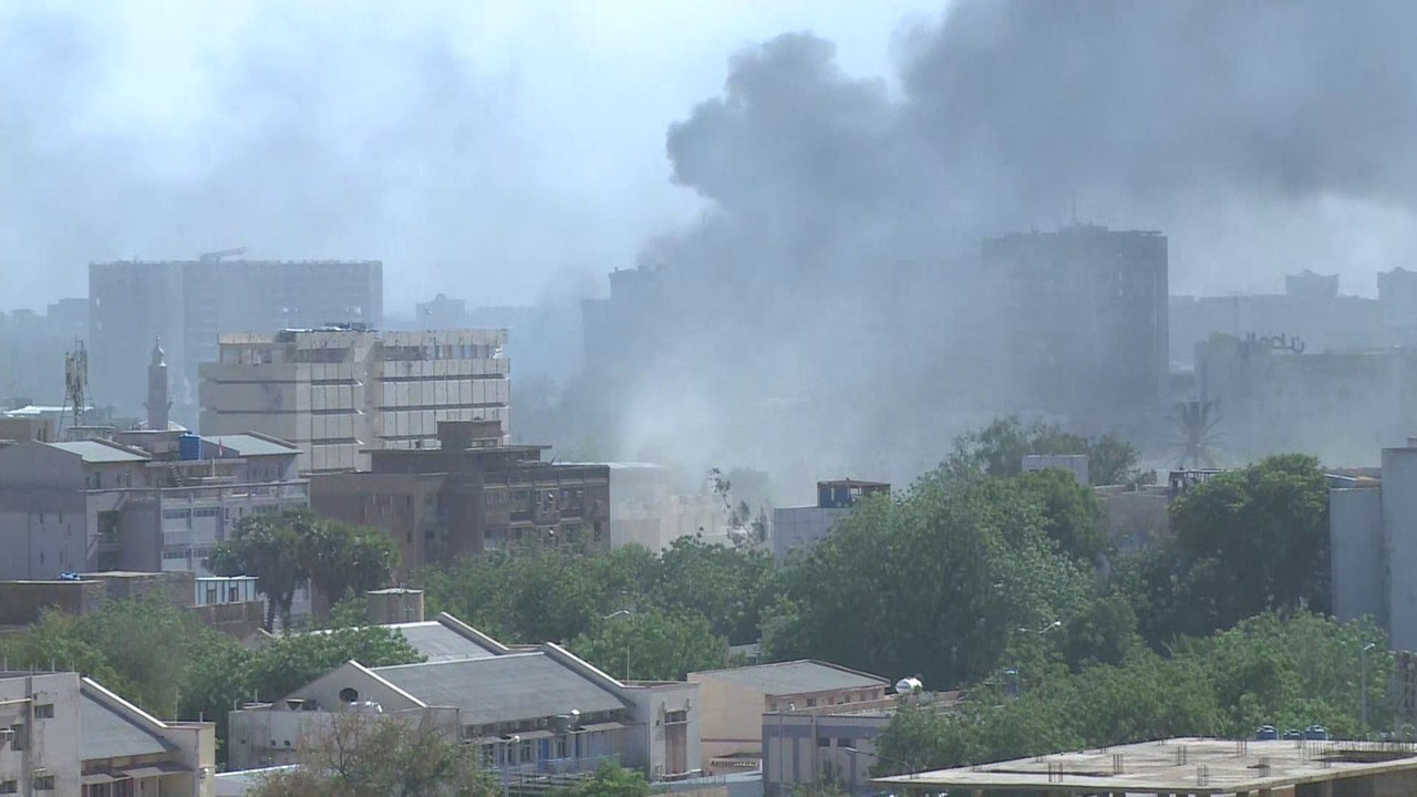 نقابة أطباء #السودان: ارتفاع عدد القتلى المدنيين منذ بداية الاشتباكات إلى 174 و تسجيل 1041 حالة إصابة بين المدنيين   #الخرطوم  #العربية