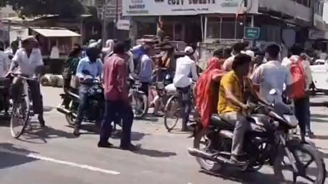 समस्तीपुर: इस चौक पर हुई भीषण टक्कर, देखिये कैसे बाल-बाल बचा चालक