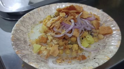 Eating Street Food With Friends | Cheese Club Sandwich | Channa Chaat | Banana Milkshake With Dates