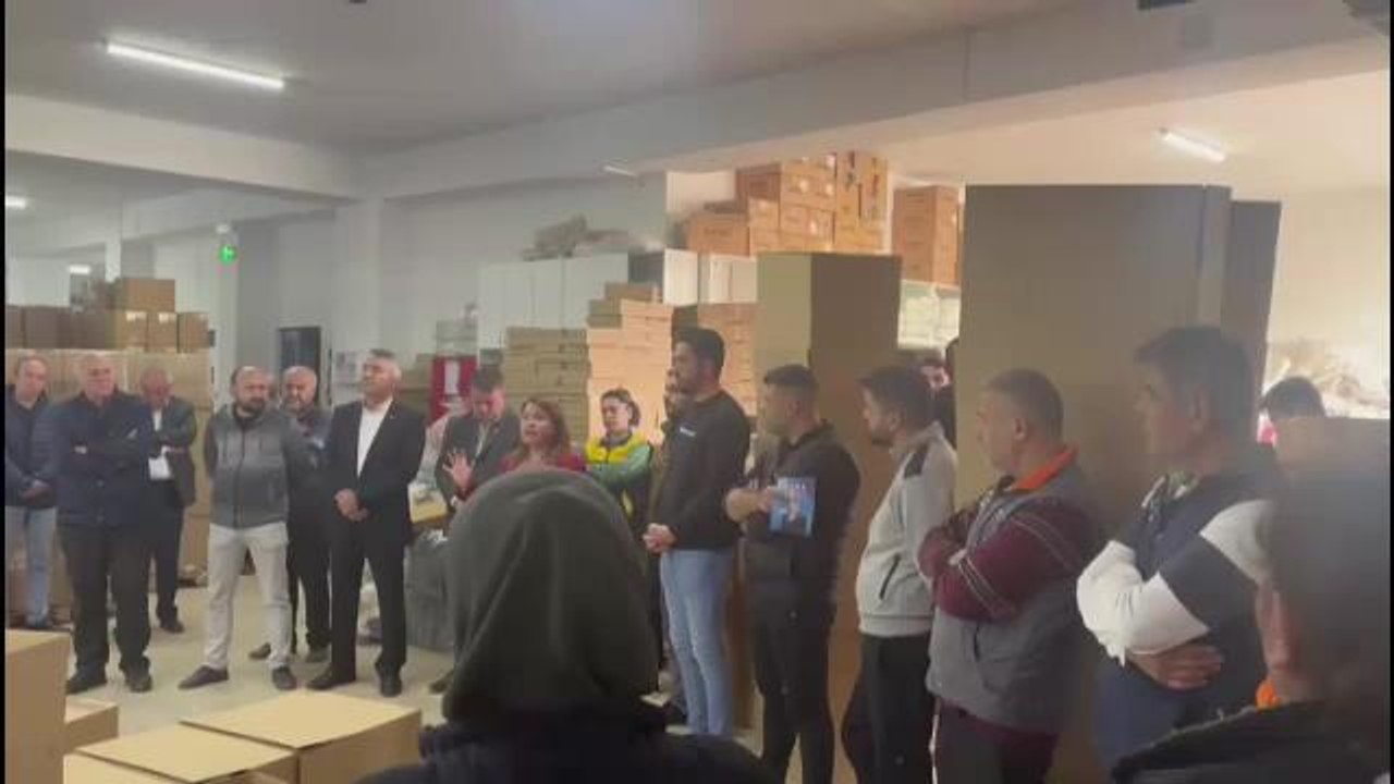 Gülizar Biçer Karaca, Denizli'de Tekstil İşçilerini Ziyaret Etti: "Sizler Çalışıp Vergi Ödüyorsunuz, Ama Sadece Bir Ayda Saray'a 540 Milyon Lira...