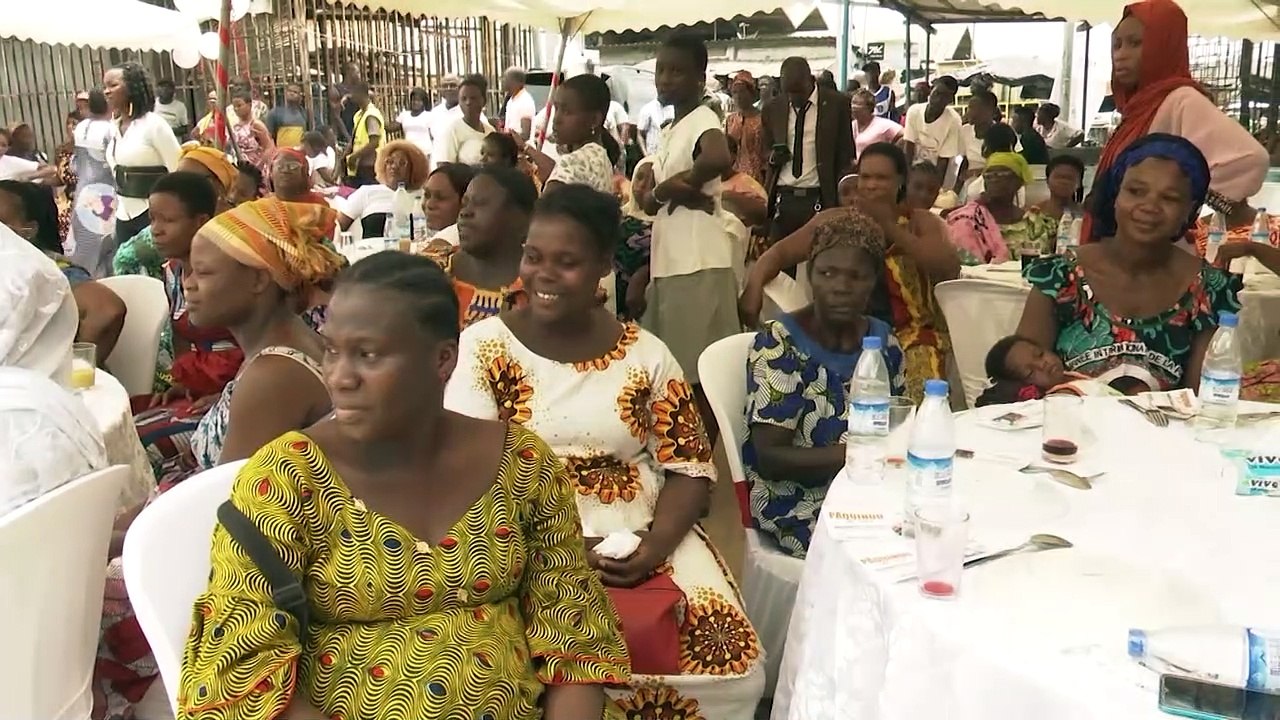 Le ministre des Eaux et Forêts échange avec l'Association des femmes du grand marché de Marcory