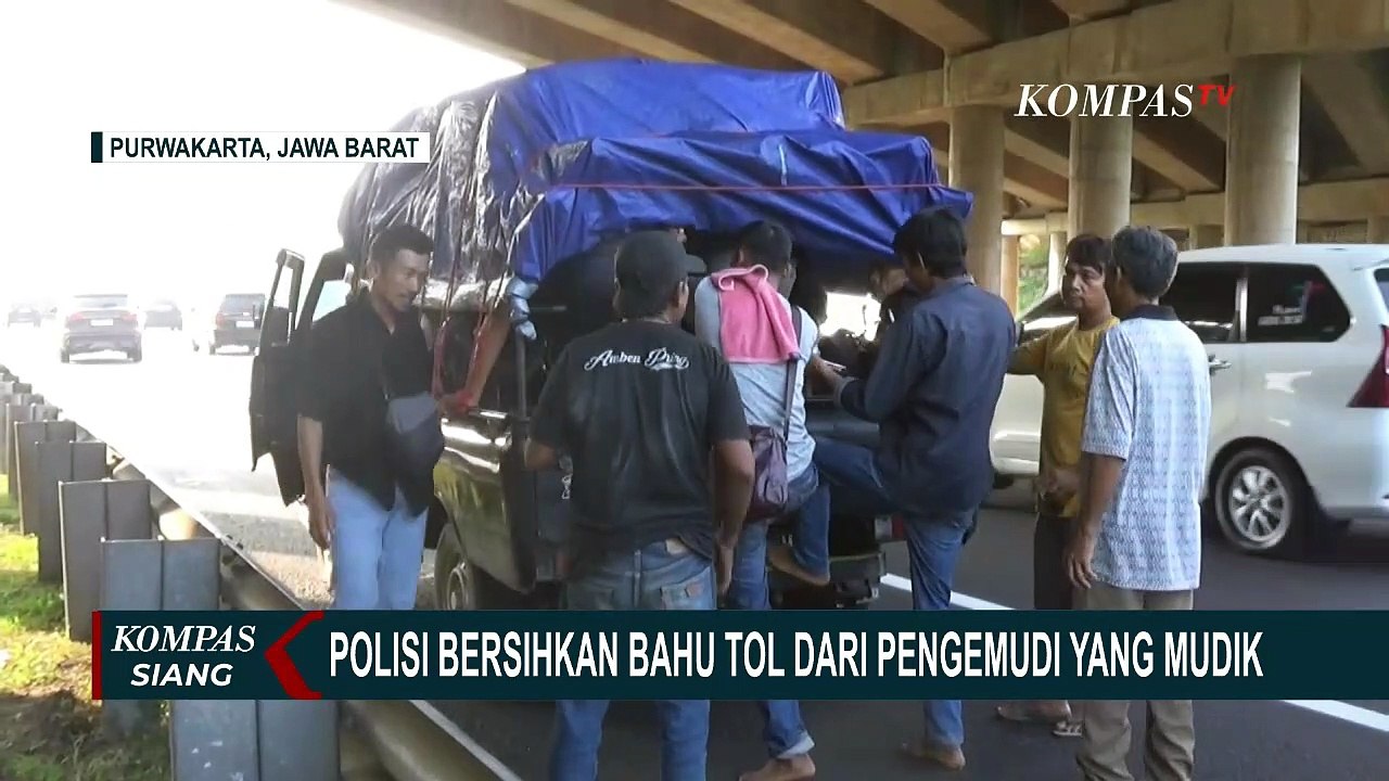 Polres Purwakarta Tertibkan Para Pemudik yang Berhenti di Bahu Jalan Tol Cipali