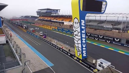 24 heures moto, de la terrasse du Welcome, Dimanche 16/04/2023  08:38