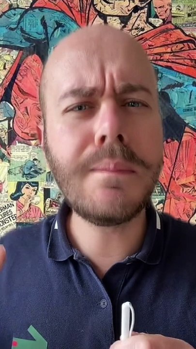 Pourquoi SUPERMAN porte t'il un slip rouge ?