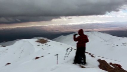 Van'da dağcılar Mengene Dağı'na tırmandı