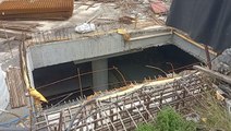 Metro inşaatında dengesini kaybedip düşen işçi, beton demire saplandı