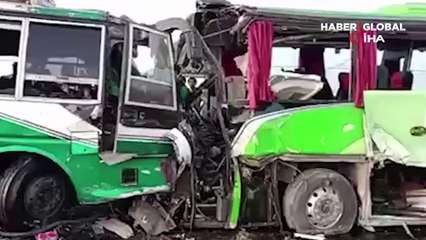 Pakistan'da iki yolcu otobüsü çarpıştı: 5 kişi öldü, 25 kişi yaralandı