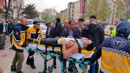 Otomobil park halindeki araçlara çarptı; bayram alışverişini bırakıp izlediler