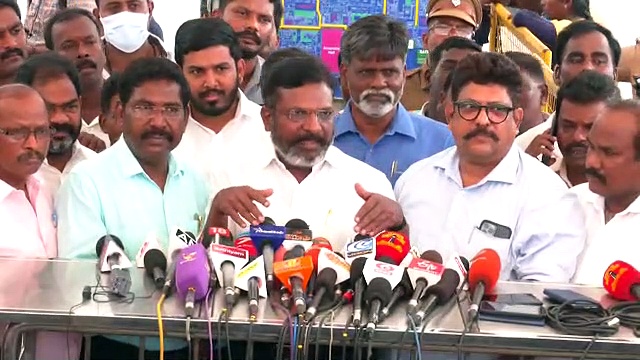 கையை கட்டி குனிஞ்சு பேசனுமா? பத்திரிகையாளர் சந்திப்பில் திருமாவளவன் ஆவேசம்