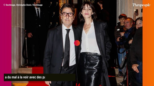 Charlotte Gainsbourg, son compagnon Yvan Attal très jaloux : J'en ai marre de la voir avec des mecs...