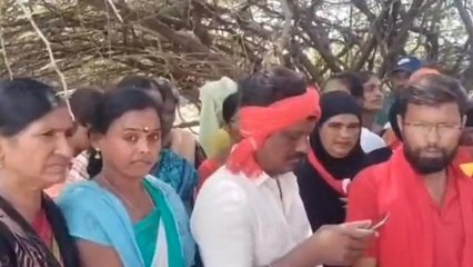 కోరుట్ల: ఇళ్ల స్థలాలు ఇవ్వండి సారు.. మండుటెండలో మహిళల ఆందోళన..!
