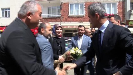 BAKAN ÖZER DEPREM BÖLGESİNDEKİ 12 BİN ÇOCUĞA BAYRAM HEDİYESİ HAZIRLANDI