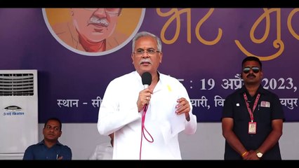 भेंट मुलाकात : मुख्यमंत्री ने देखी गोबर से पेंट बनाने की प्रक्रिया