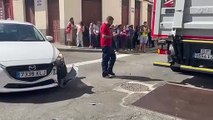 Choque entre un turismo y un camión en la calle Luchana de Las Palmas de Gran Canaria