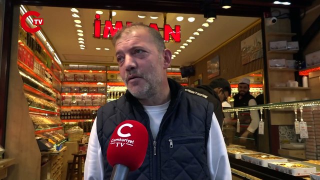 Cumhuriyet Ekibi Eminönü mısır Çarşısı'nda yurttaşlar ve esnaflarla konuştu: 10 gram yemiş bir adet baklava alıyorlar
