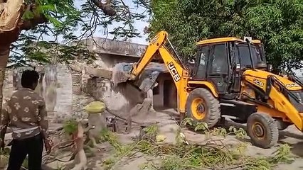 अतिक्रमण निरोधक दस्ते पर हमला करना पड़ा भारी, हटाया पूरा कब्जा