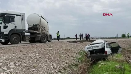 BETON MİKSERİ İLE OTOMOBİL ÇARPIŞTI; 2 ÖLÜ