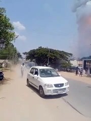 ऐसी लगी आग कि लोग भागते नजर आए