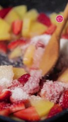 بالفيديو، وصفة فطيرة الفواكه باستخدام بقايا العجين