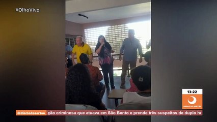 Durante reunião na Paraíba, prefeito avança sobre vereador, mas é contido por deputado estadual