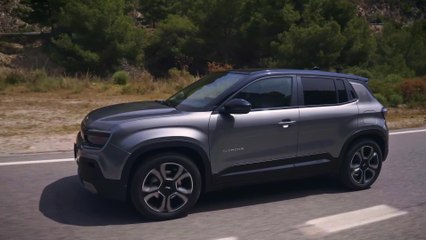 Jeep® Avenger Driving Video in Grey