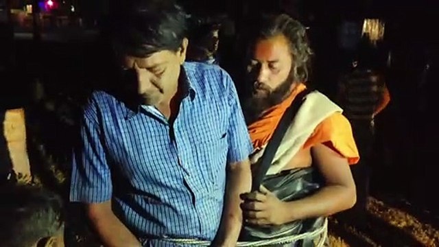 श्मशान में तांत्रिक क्रिया के संदेह में दो साधुवेशधारी सहित पांच लोगों को पीटा