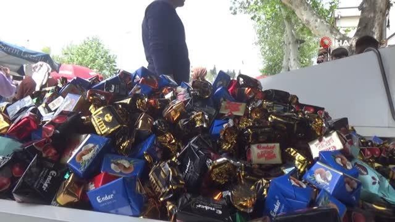 Kahramanmaraş'ta bayram şekerleri tezgahlardaki yerini aldı