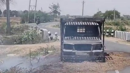 शेखपुरा: चलती वाहन में लगी भीषण आग, सामान जलकर राख