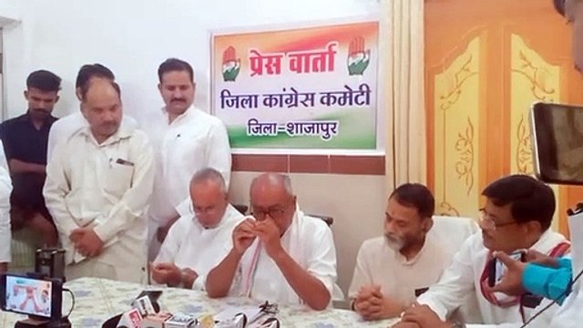 दिग्विजयसिंह का भाजपा पर बड़ा हमला : हर काम पैसा तय है, 5 लाख रुपए ले जाओ, रिवॉल्वर का लाइसेंस पाओ