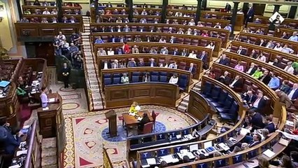 Скачать видео: Irene Montero arremete contra el PSOE por su alianza con el PP, pero no rompe la coalición