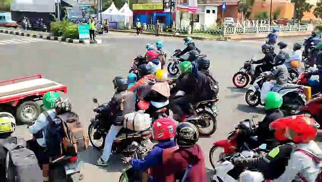 120 Ribu Kendaraan Pemudik Telah Lintasi Jalur Arteri Pantura | 20 April 2023