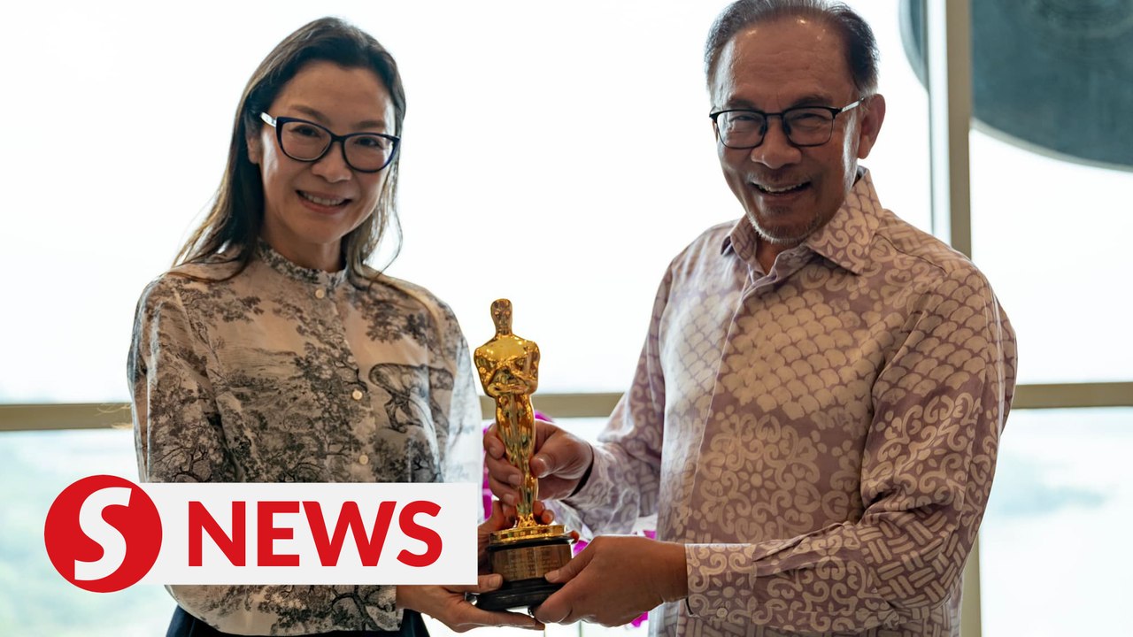 Michelle Yeoh visits Anwar