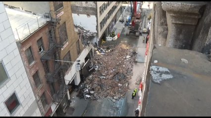 Crolla un parcheggio a Manhattan: diversi feriti e un morto